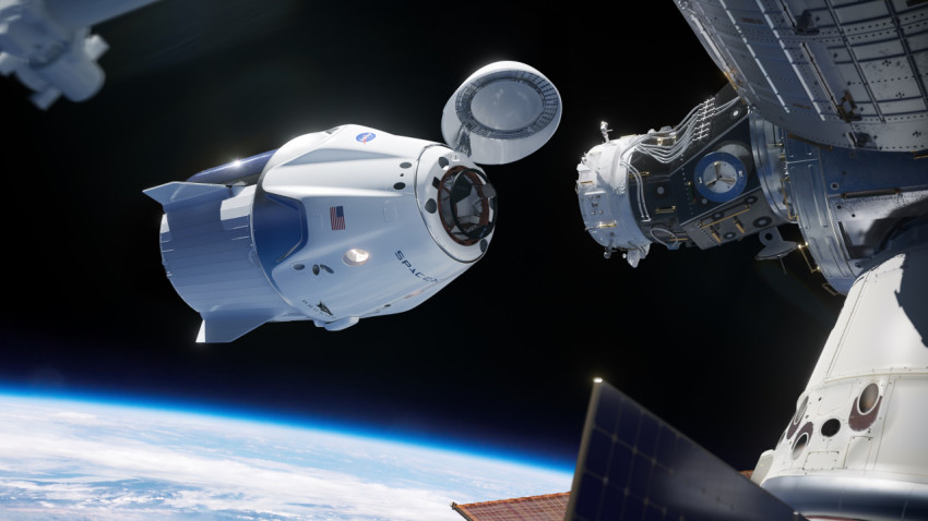SpaceX Dragon Spacecraft Images 4K